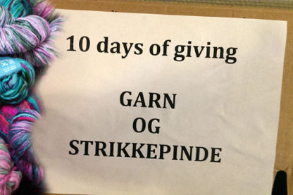 Garn og strikkepinde til 10 Days of Giving